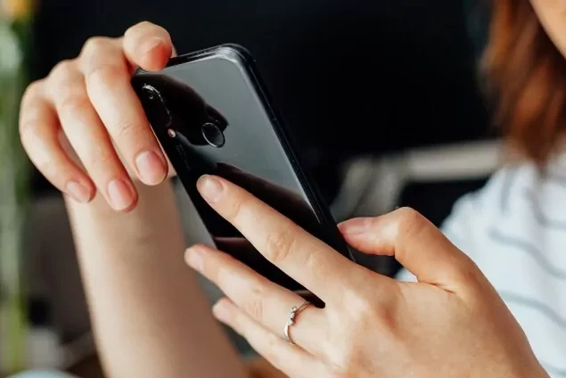 Число женщин в Азербайджане, имеющих мобильные телефоны, резко возросло
 