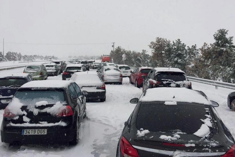 В Испании снежная буря парализовала движение - закрыты десятки дорог
 